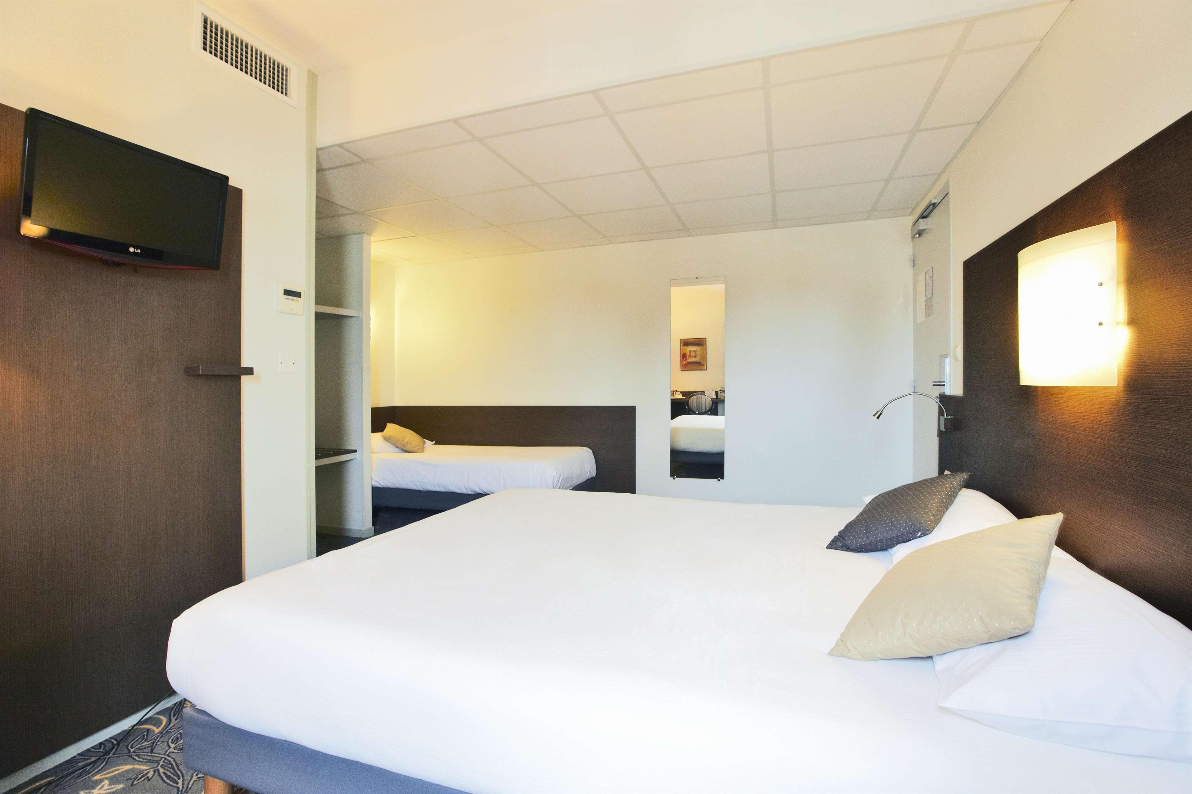 Hotel Kyriad La Rochelle Centre Ville Екстериор снимка
